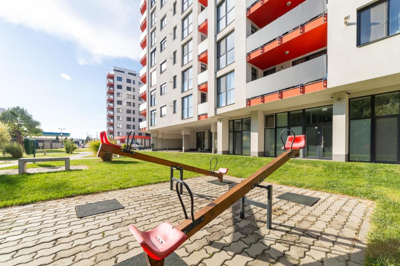 Ari - Ared Luxurious Apartments With Balcony & Free Parking Arad Kültér fotó