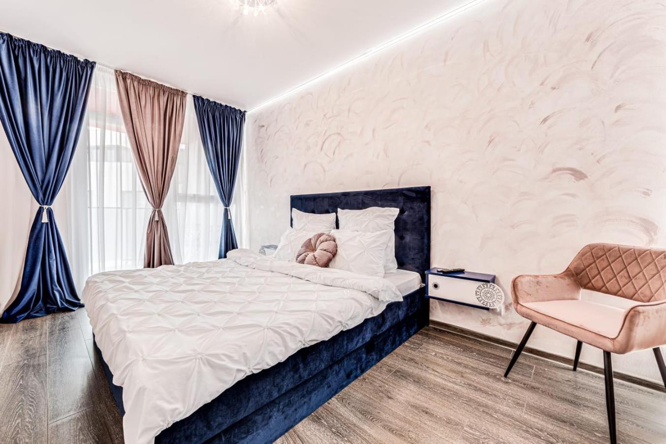 Ari - Ared Luxurious Apartments With Balcony & Free Parking Arad Kültér fotó