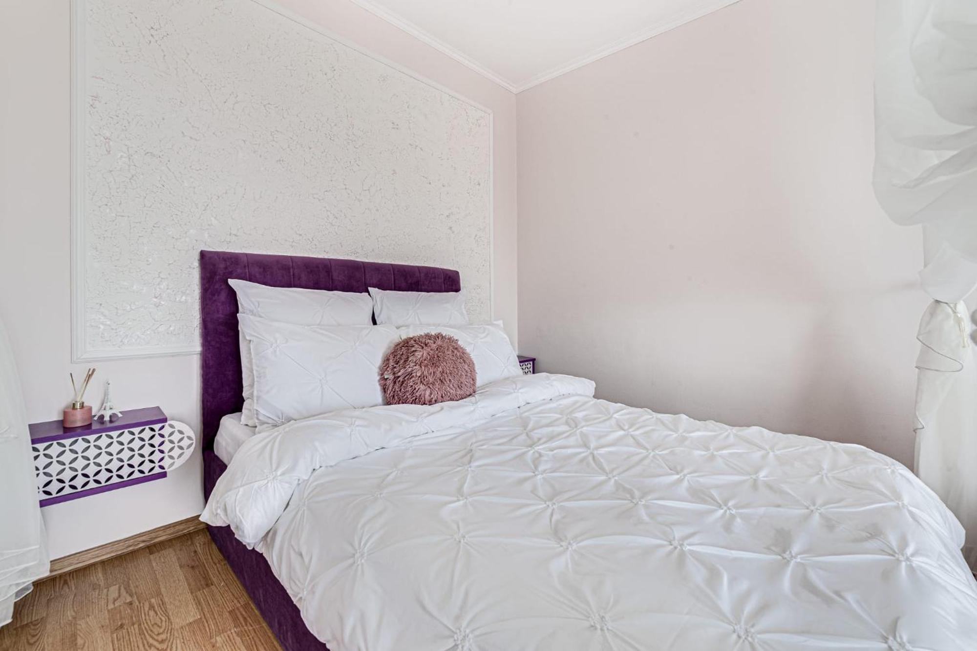 Ari - Ared Luxurious Apartments With Balcony & Free Parking Arad Kültér fotó