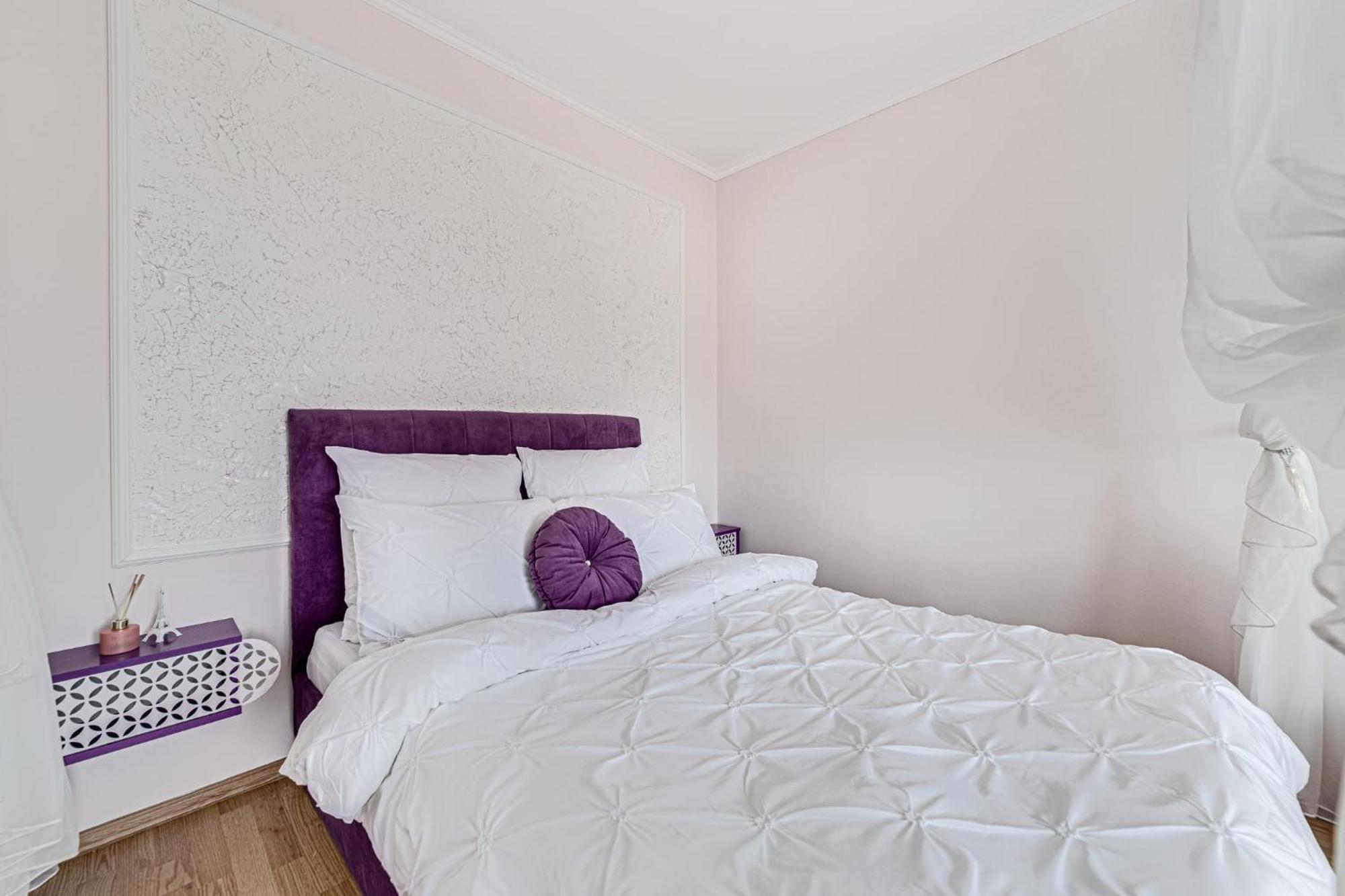 Ari - Ared Luxurious Apartments With Balcony & Free Parking Arad Kültér fotó