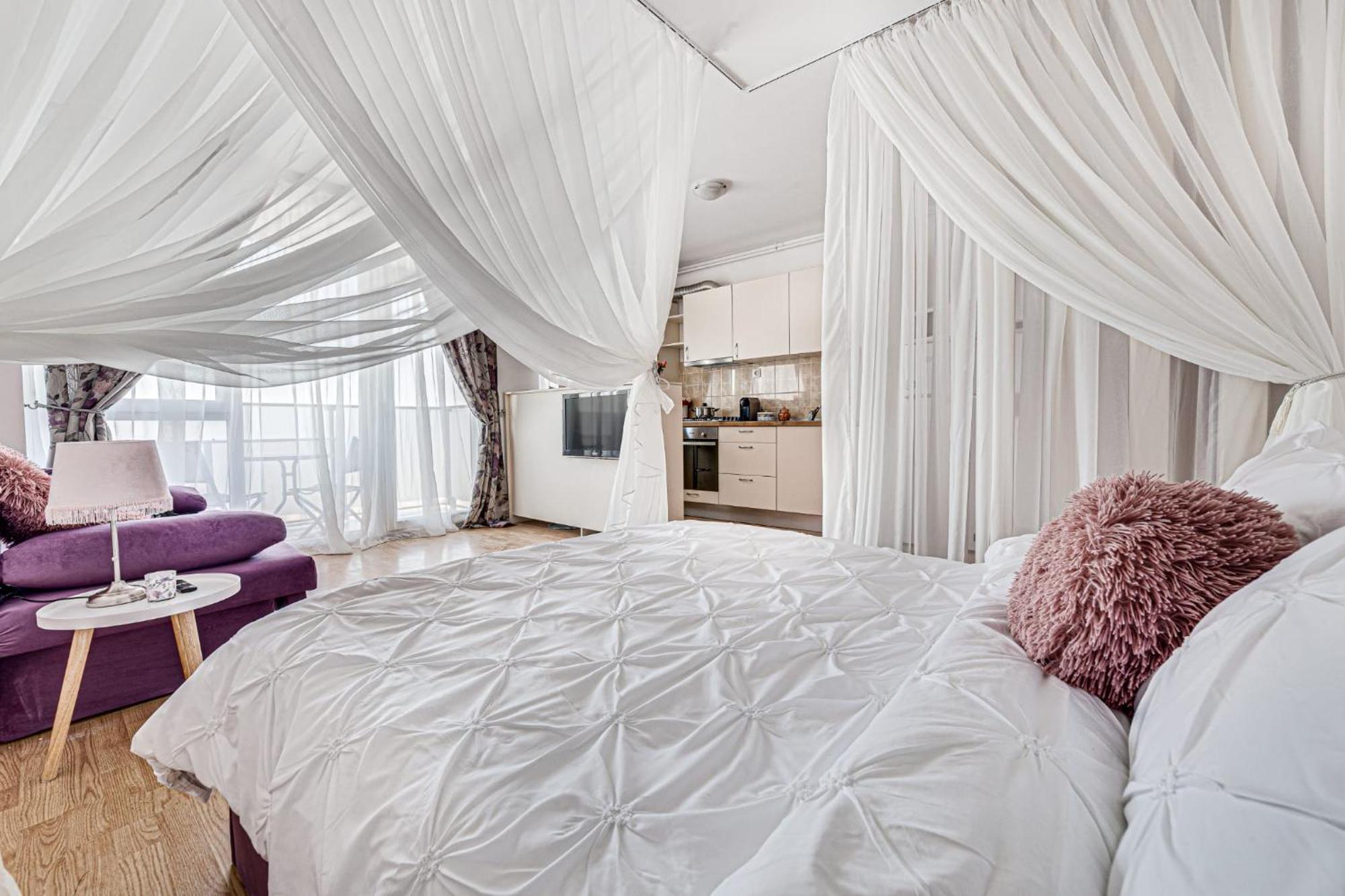 Ari - Ared Luxurious Apartments With Balcony & Free Parking Arad Kültér fotó